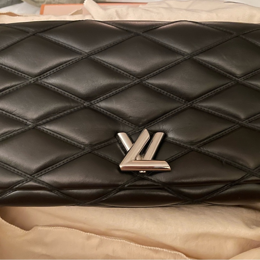 Authentic Louis Vuitton Twist MM